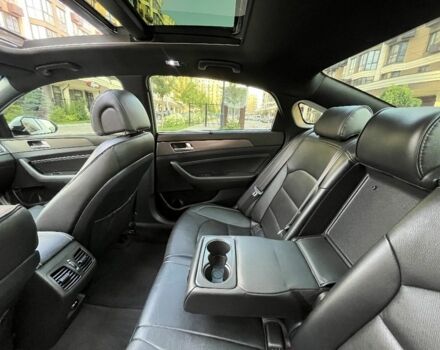 Белый Хендай Соната, объемом двигателя 2 л и пробегом 160 тыс. км за 15000 $, фото 7 на Automoto.ua