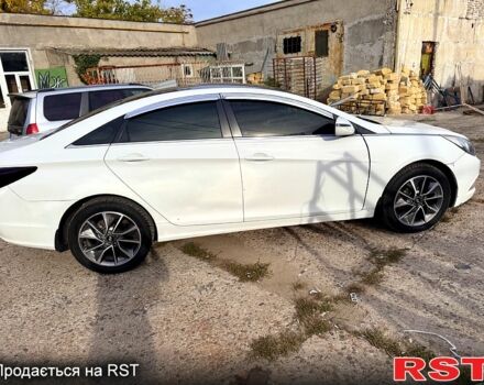 Хендай Соната 2015 в Одессе на Automoto.ua Белый Хендай Соната, объемом двигателя 2 л и пробегом 532 тыс. км за 7500 $, фото 5 на Automoto.ua