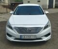 Белый Хендай Соната, объемом двигателя 2 л и пробегом 190 тыс. км за 9400 $, фото 3 на Automoto.ua