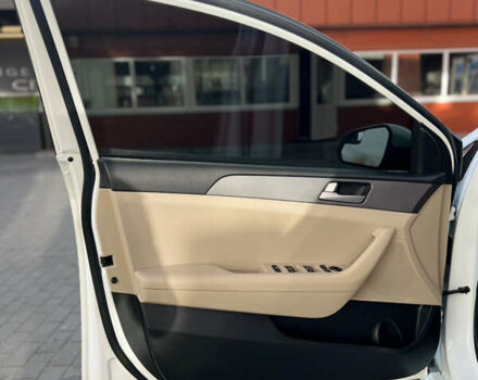 Белый Хендай Соната, объемом двигателя 2.36 л и пробегом 116 тыс. км за 12250 $, фото 18 на Automoto.ua