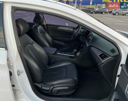 Белый Хендай Соната, объемом двигателя 2 л и пробегом 218 тыс. км за 13999 $, фото 25 на Automoto.ua