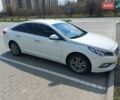 Белый Хендай Соната, объемом двигателя 2 л и пробегом 200 тыс. км за 12550 $, фото 9 на Automoto.ua