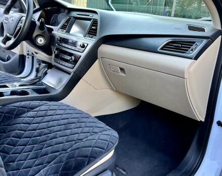 Белый Хендай Соната, объемом двигателя 2.4 л и пробегом 160 тыс. км за 11000 $, фото 19 на Automoto.ua