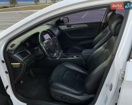 Белый Хендай Соната, объемом двигателя 2 л и пробегом 218 тыс. км за 13999 $, фото 21 на Automoto.ua