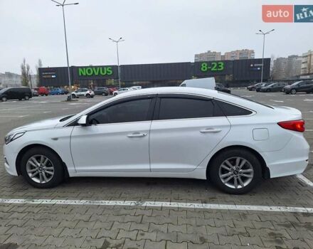 Білий Хендай Соната, об'ємом двигуна 2 л та пробігом 312 тис. км за 10500 $, фото 6 на Automoto.ua