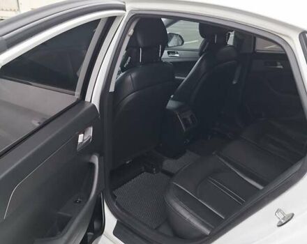 Білий Хендай Соната, об'ємом двигуна 2 л та пробігом 312 тис. км за 10500 $, фото 15 на Automoto.ua