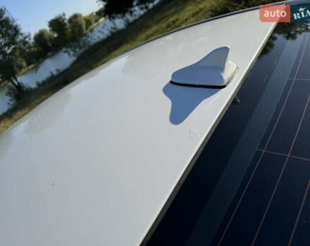 Білий Хендай Соната, об'ємом двигуна 2.36 л та пробігом 239 тис. км за 10600 $, фото 13 на Automoto.ua
