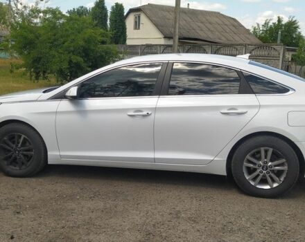 Белый Хендай Соната, объемом двигателя 2 л и пробегом 190 тыс. км за 9400 $, фото 5 на Automoto.ua