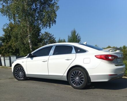 Белый Хендай Соната, объемом двигателя 2 л и пробегом 169 тыс. км за 12700 $, фото 2 на Automoto.ua