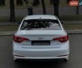 Белый Хендай Соната, объемом двигателя 2 л и пробегом 292 тыс. км за 13299 $, фото 11 на Automoto.ua
