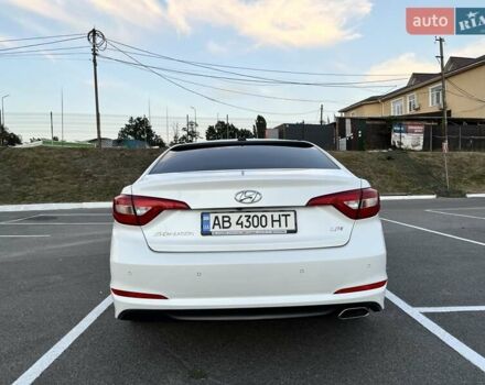 Белый Хендай Соната, объемом двигателя 2 л и пробегом 218 тыс. км за 13999 $, фото 6 на Automoto.ua