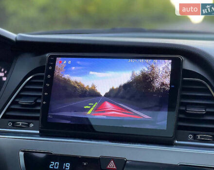 Хендай Соната 2015 в Киеве на Automoto.ua Белый Хендай Соната, объемом двигателя 2 л и пробегом 275 тыс. км за 15000 $, фото 17 на Automoto.ua