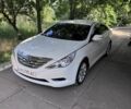 Белый Хендай Соната, объемом двигателя 2 л и пробегом 153 тыс. км за 9200 $, фото 1 на Automoto.ua