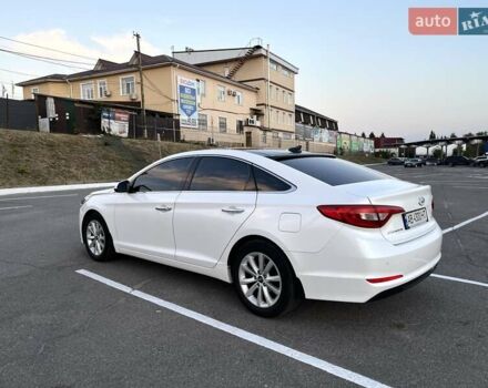 Белый Хендай Соната, объемом двигателя 2 л и пробегом 218 тыс. км за 13999 $, фото 4 на Automoto.ua