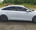 Белый Хендай Соната, объемом двигателя 2 л и пробегом 190 тыс. км за 9400 $, фото 1 на Automoto.ua