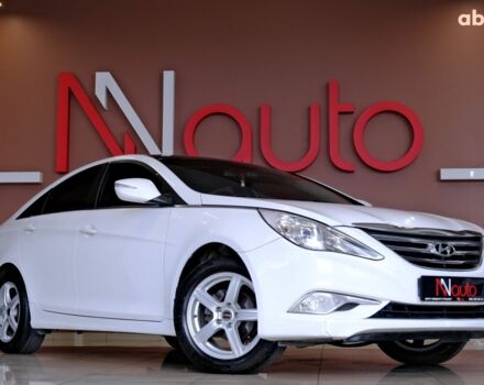 Белый Хендай Соната, объемом двигателя 0 л и пробегом 180 тыс. км за 7900 $, фото 3 на Automoto.ua