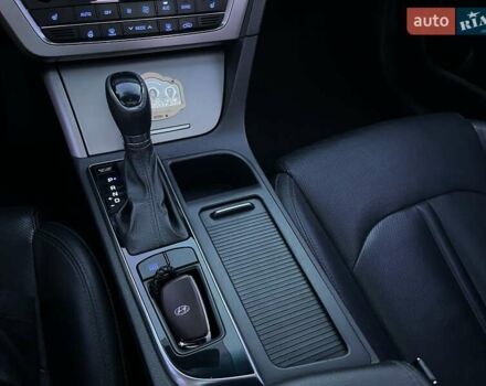 Белый Хендай Соната, объемом двигателя 2 л и пробегом 218 тыс. км за 13999 $, фото 20 на Automoto.ua