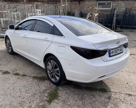 Белый Хендай Соната, объемом двигателя 2 л и пробегом 532 тыс. км за 7500 $, фото 3 на Automoto.ua