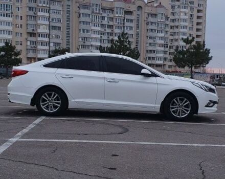 Білий Хендай Соната, об'ємом двигуна 2 л та пробігом 277 тис. км за 10000 $, фото 2 на Automoto.ua