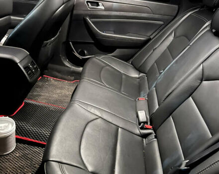 Белый Хендай Соната, объемом двигателя 2 л и пробегом 110 тыс. км за 12500 $, фото 2 на Automoto.ua