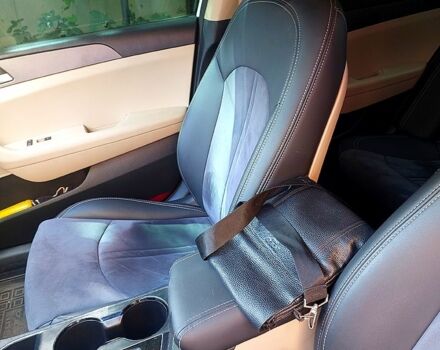 Білий Хендай Соната, об'ємом двигуна 2.4 л та пробігом 189 тис. км за 10000 $, фото 8 на Automoto.ua