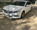 Білий Хендай Соната, об'ємом двигуна 2 л та пробігом 300 тис. км за 9800 $, фото 1 на Automoto.ua