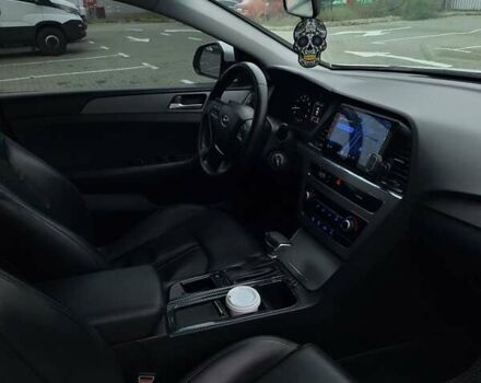 Білий Хендай Соната, об'ємом двигуна 2 л та пробігом 312 тис. км за 10500 $, фото 8 на Automoto.ua