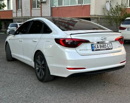 Белый Хендай Соната, объемом двигателя 2 л и пробегом 180 тыс. км за 5650 $, фото 2 на Automoto.ua