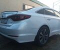 Белый Хендай Соната, объемом двигателя 2 л и пробегом 180 тыс. км за 5650 $, фото 5 на Automoto.ua