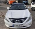 Белый Хендай Соната, объемом двигателя 2 л и пробегом 532 тыс. км за 7500 $, фото 4 на Automoto.ua