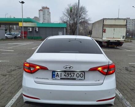 Білий Хендай Соната, об'ємом двигуна 2 л та пробігом 312 тис. км за 10500 $, фото 1 на Automoto.ua