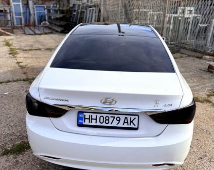 Хендай Соната 2015 в Одессе на Automoto.ua Белый Хендай Соната, объемом двигателя 2 л и пробегом 532 тыс. км за 7500 $, фото 3 на Automoto.ua