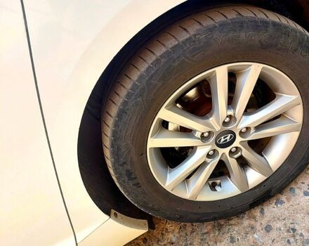 Білий Хендай Соната, об'ємом двигуна 2.4 л та пробігом 189 тис. км за 10000 $, фото 12 на Automoto.ua