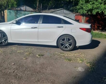 Білий Хендай Соната, об'ємом двигуна 2 л та пробігом 106 тис. км за 9500 $, фото 2 на Automoto.ua