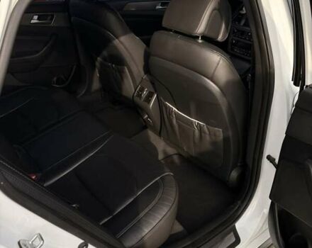 Білий Хендай Соната, об'ємом двигуна 2 л та пробігом 198 тис. км за 12799 $, фото 12 на Automoto.ua