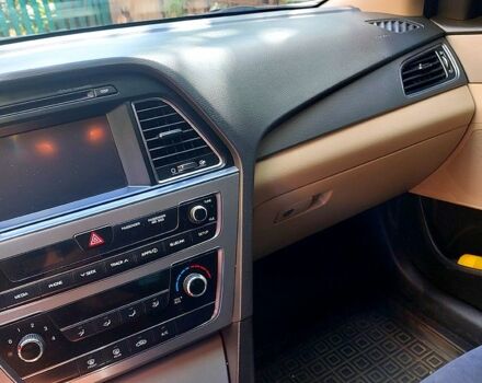 Білий Хендай Соната, об'ємом двигуна 2.4 л та пробігом 189 тис. км за 10000 $, фото 7 на Automoto.ua