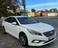 Белый Хендай Соната, объемом двигателя 2 л и пробегом 220 тыс. км за 10300 $, фото 1 на Automoto.ua