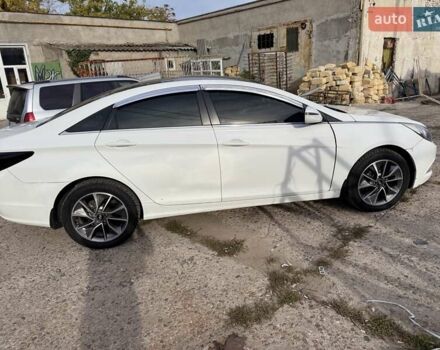 Белый Хендай Соната, объемом двигателя 2 л и пробегом 532 тыс. км за 7500 $, фото 7 на Automoto.ua