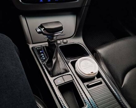 Білий Хендай Соната, об'ємом двигуна 2 л та пробігом 312 тис. км за 10500 $, фото 9 на Automoto.ua