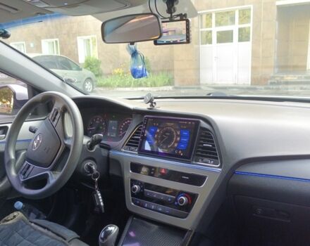 Білий Хендай Соната, об'ємом двигуна 2 л та пробігом 169 тис. км за 11200 $, фото 10 на Automoto.ua