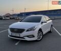 Білий Хендай Соната, об'ємом двигуна 2 л та пробігом 218 тис. км за 13999 $, фото 1 на Automoto.ua