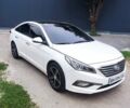 Белый Хендай Соната, объемом двигателя 2 л и пробегом 299 тыс. км за 11200 $, фото 2 на Automoto.ua