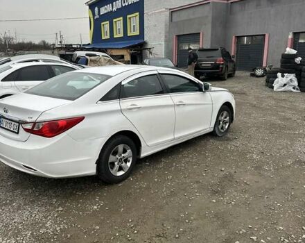 Білий Хендай Соната, об'ємом двигуна 2 л та пробігом 550 тис. км за 5900 $, фото 1 на Automoto.ua