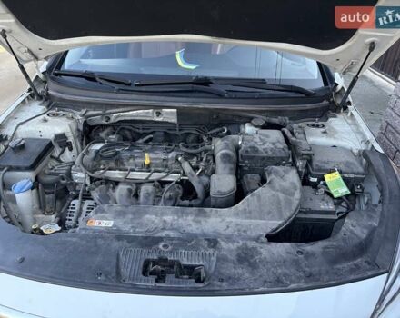 Білий Хендай Соната, об'ємом двигуна 2 л та пробігом 187 тис. км за 10200 $, фото 11 на Automoto.ua