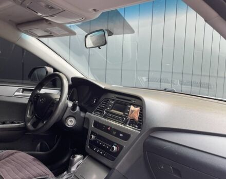 Білий Хендай Соната, об'ємом двигуна 2 л та пробігом 315 тис. км за 7950 $, фото 5 на Automoto.ua