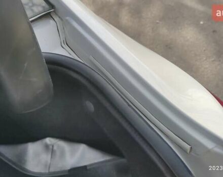 Білий Хендай Соната, об'ємом двигуна 1.7 л та пробігом 119 тис. км за 14950 $, фото 20 на Automoto.ua