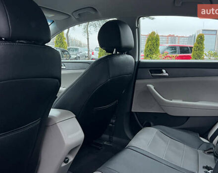 Белый Хендай Соната, объемом двигателя 2.36 л и пробегом 123 тыс. км за 9200 $, фото 20 на Automoto.ua