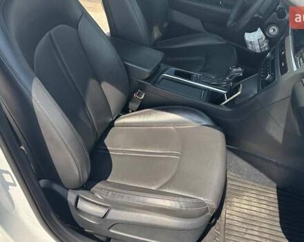 Білий Хендай Соната, об'ємом двигуна 2 л та пробігом 300 тис. км за 10500 $, фото 2 на Automoto.ua