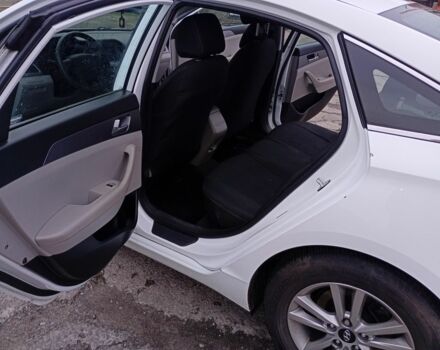 Белый Хендай Соната, объемом двигателя 2.4 л и пробегом 152 тыс. км за 10200 $, фото 10 на Automoto.ua