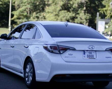 Білий Хендай Соната, об'ємом двигуна 2 л та пробігом 113 тис. км за 13500 $, фото 3 на Automoto.ua